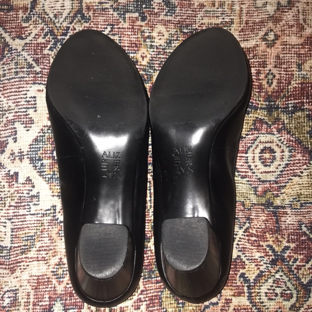 Naturalizer Pumps - Picture 5 of 9